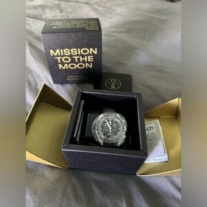 Mission to the moonshine